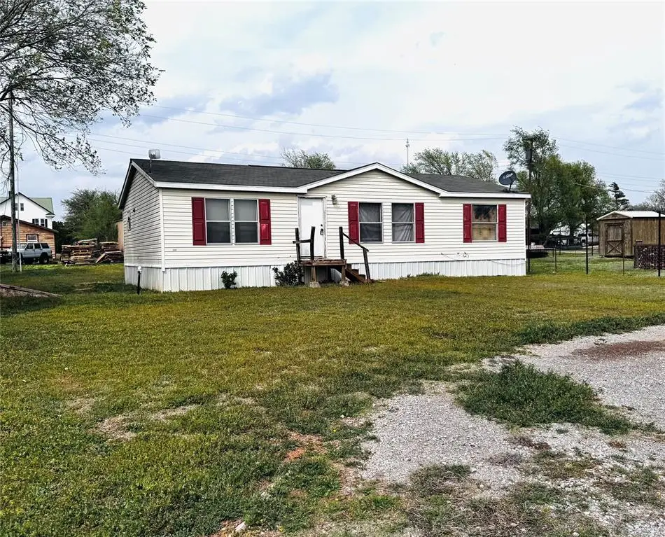 305 E Seventh Street, Leedey, OK 73654 - Image #1
