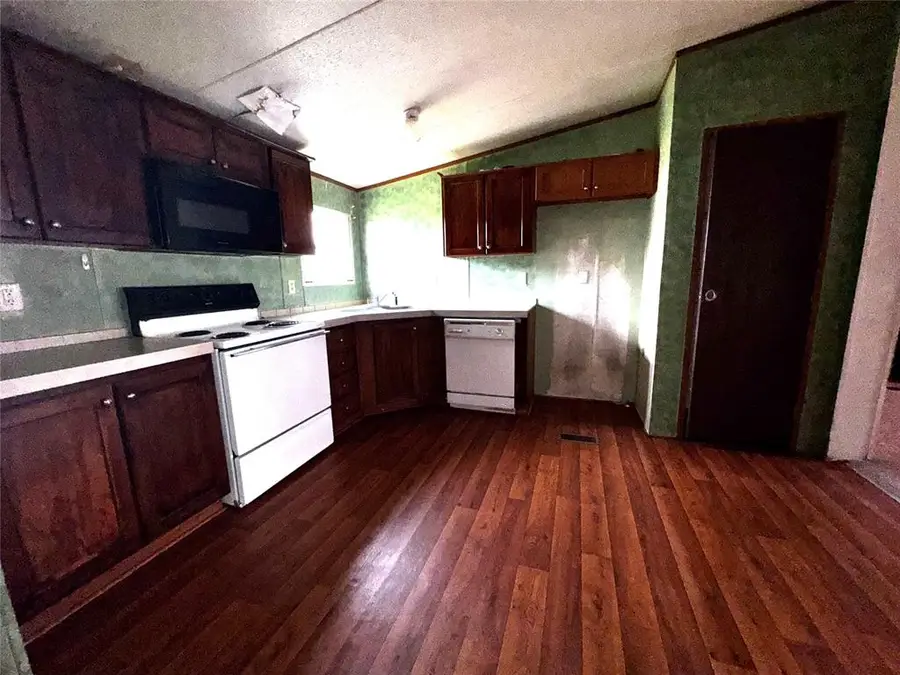 305 E Seventh Street, Leedey, OK 73654 - Image #3