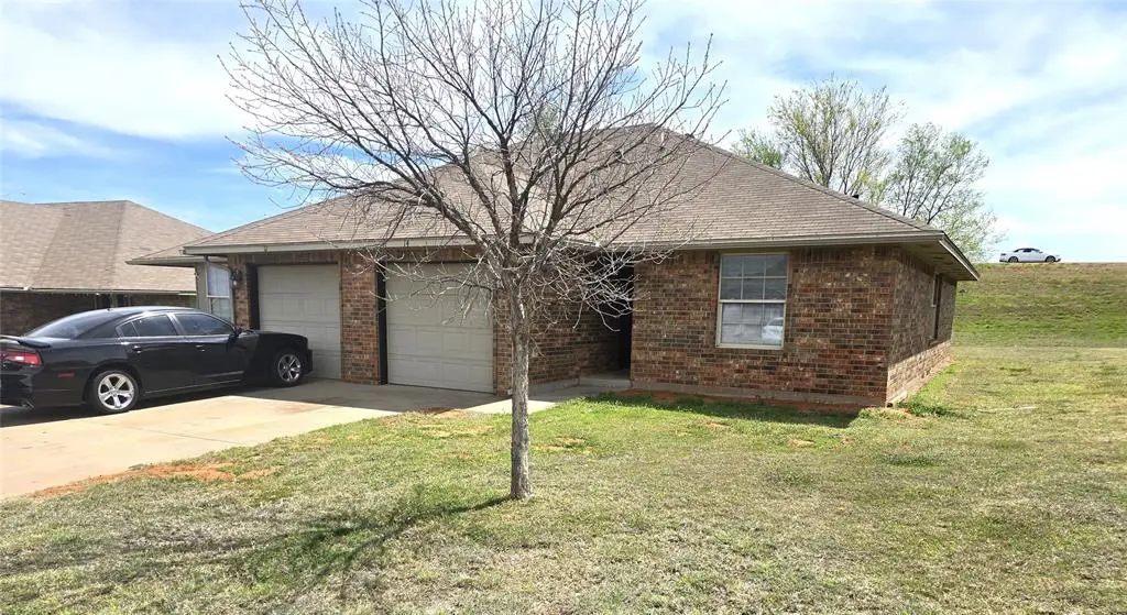 17 Lombardy Place, Clinton, OK 73601 - Image #1