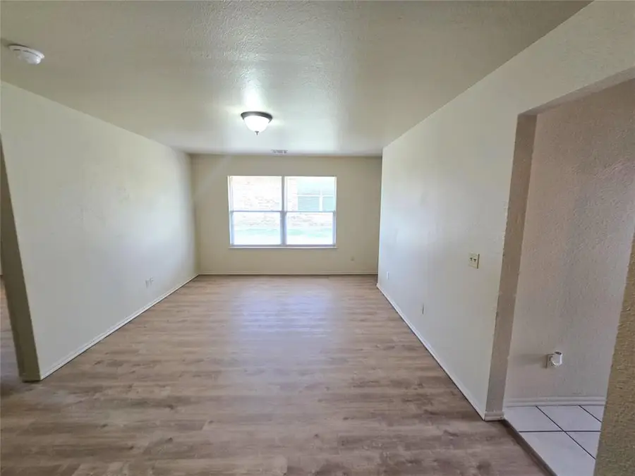 21 Lombardy Place, Clinton, OK 73601 - Image #2