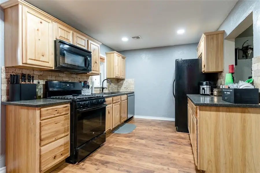 1109 W A Avenue, Elk City, OK 73644 - Image #3