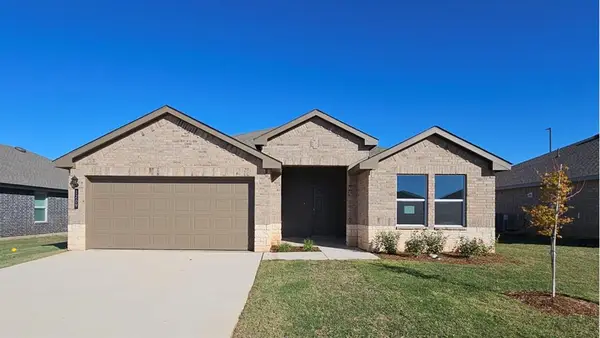 1209 E Stetson Lane, Mustang, OK 73064