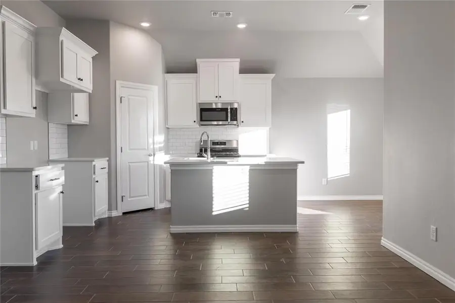 10320 SW 55th Terrace, Mustang, OK 73064 - Image #3