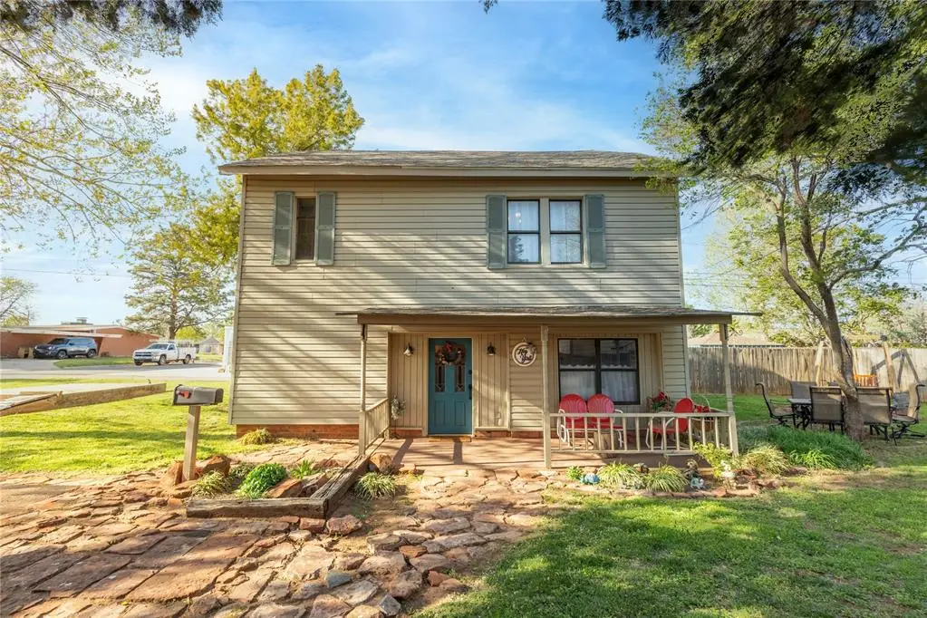 202 N Beckham Avenue, Elk City, OK 73644 - Image #1