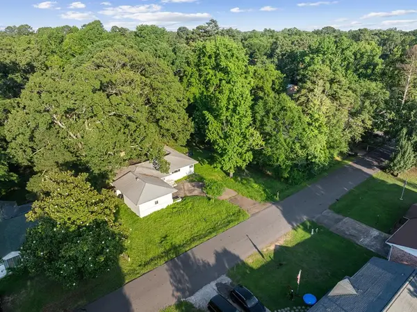 205 Wallace Street, Broken Bow, OK 74728