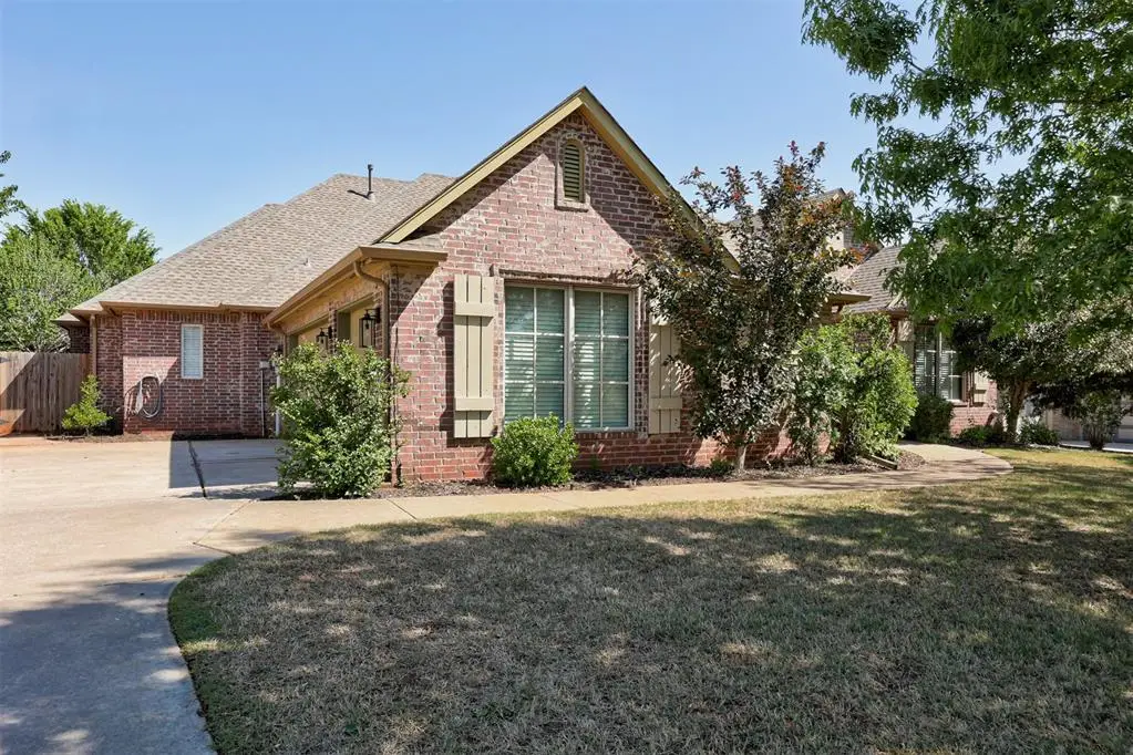 917 Wb Meyer Parkway, Edmond, OK 73025 - Image #1