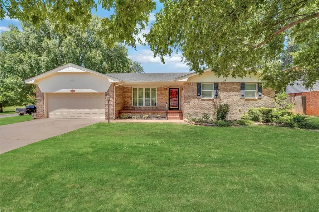 113 Ramsey Place, Elk City, OK 73644 - Image #1