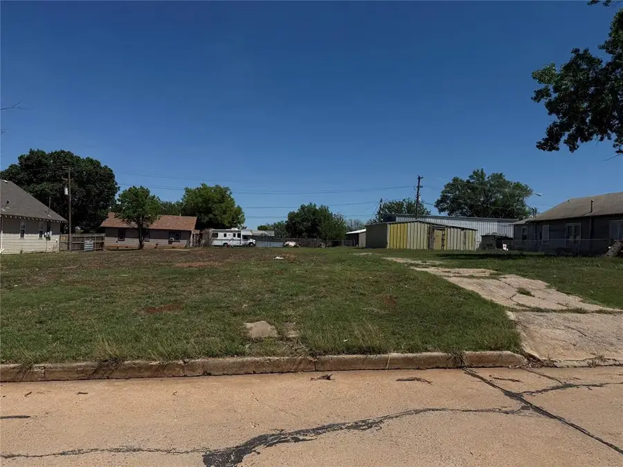 215 N Market Street, Cordell, OK 73632 - Image #3