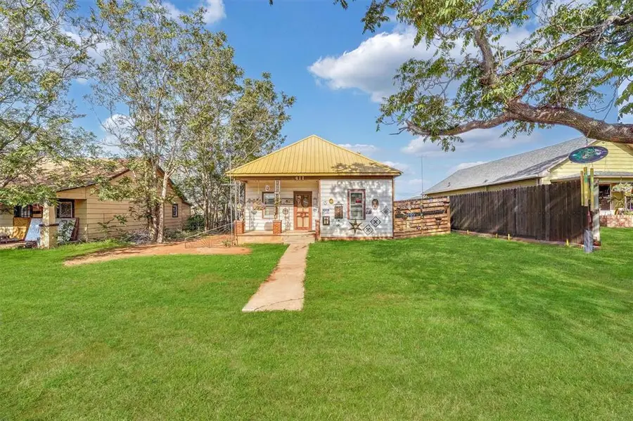 411 N 5th Street, Sayre, OK 73662 - Image #2