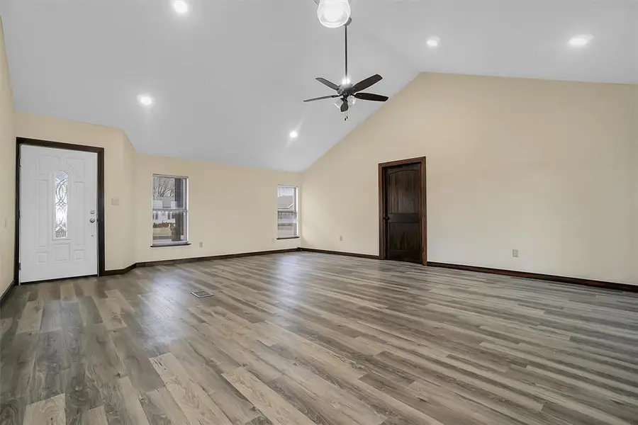 215 S 10th Street, Thomas, OK 73669 - Image #3