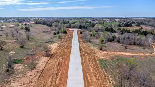 1801 S Blackberry Bend, Guthrie, OK 73044