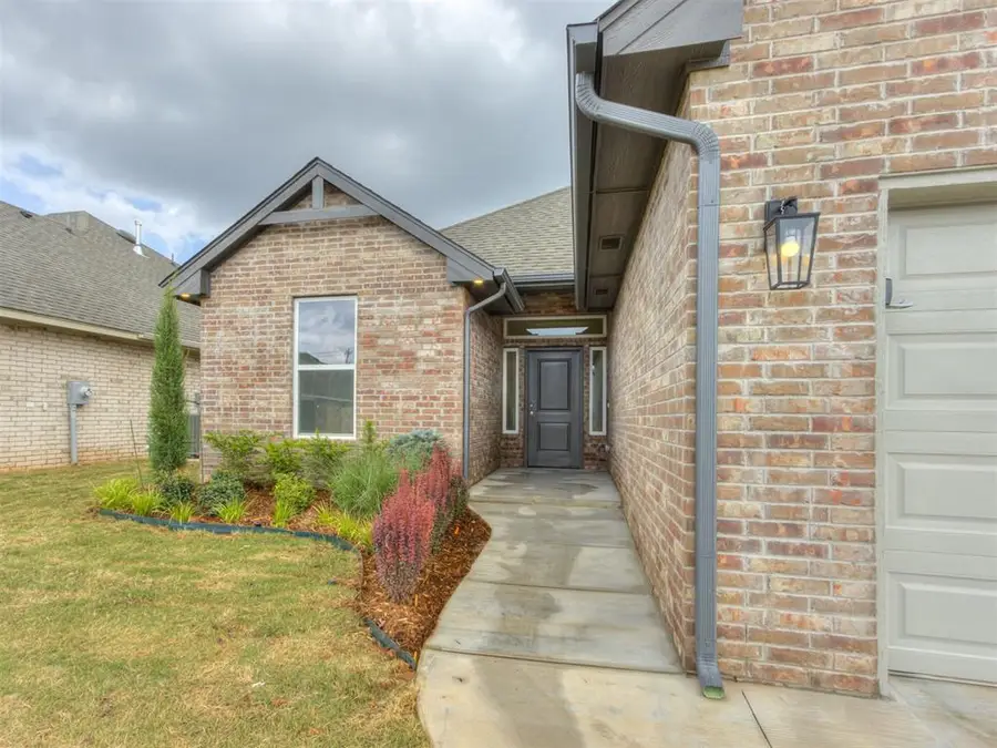 5004 Misty Wood Lane, Mustang, OK 73064 - Image #3