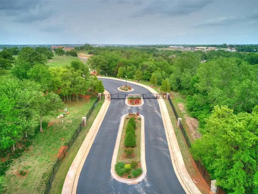 4404 Redbud Circle, Oklahoma City, OK 73111 - Image #2