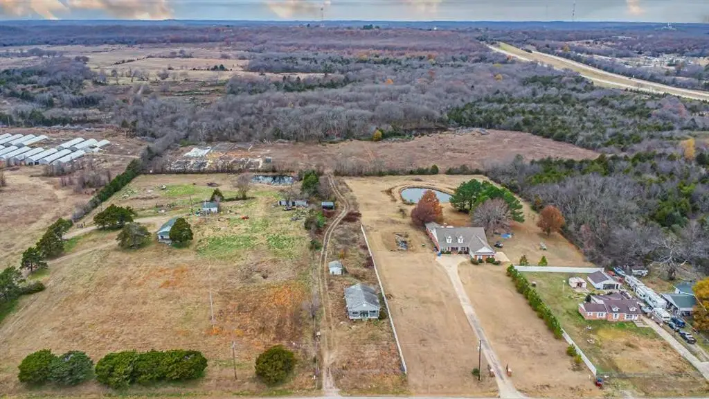 10015 S Bryant Road, Henryetta, OK 74437 - Image #1