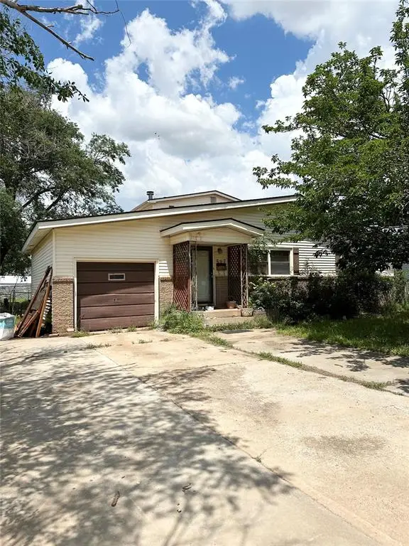 517 W Bradford Avenue, Altus, OK 73521