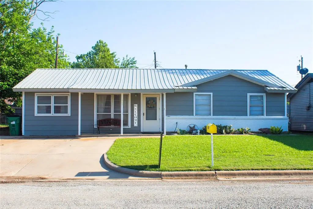 605 N Meandering Street, Frederick, OK 73542 - Image #1