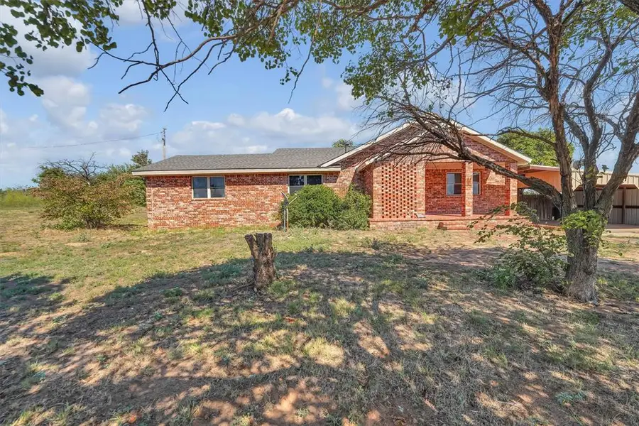 17458 E 1230 Road, Erick, OK 73645 - Image #3