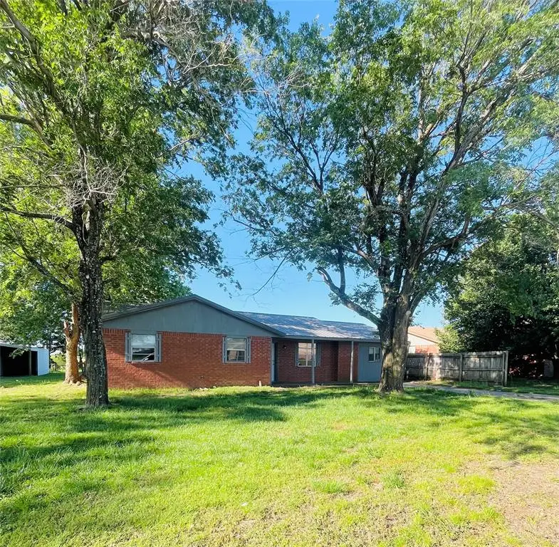 2217 7th Street, Prague, OK 74864 - Image #1