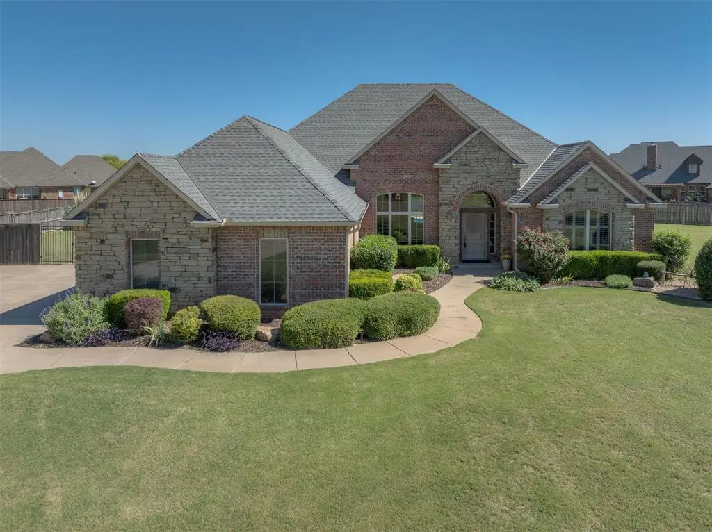 239 Brandon Circle, Goldsby, OK 73093 - Image #1