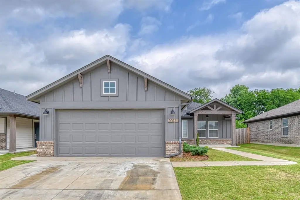20111 Park Lane, Harrah, OK 73045 - Image #1