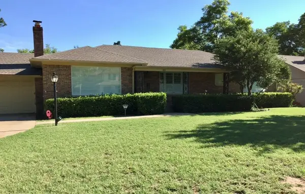 1811 S Guilford Lane, Nichols Hills, OK 73120