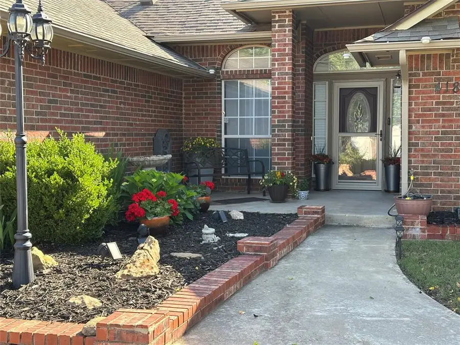 418 Palo Verde Drive, Yukon, OK 73099 - Image #2