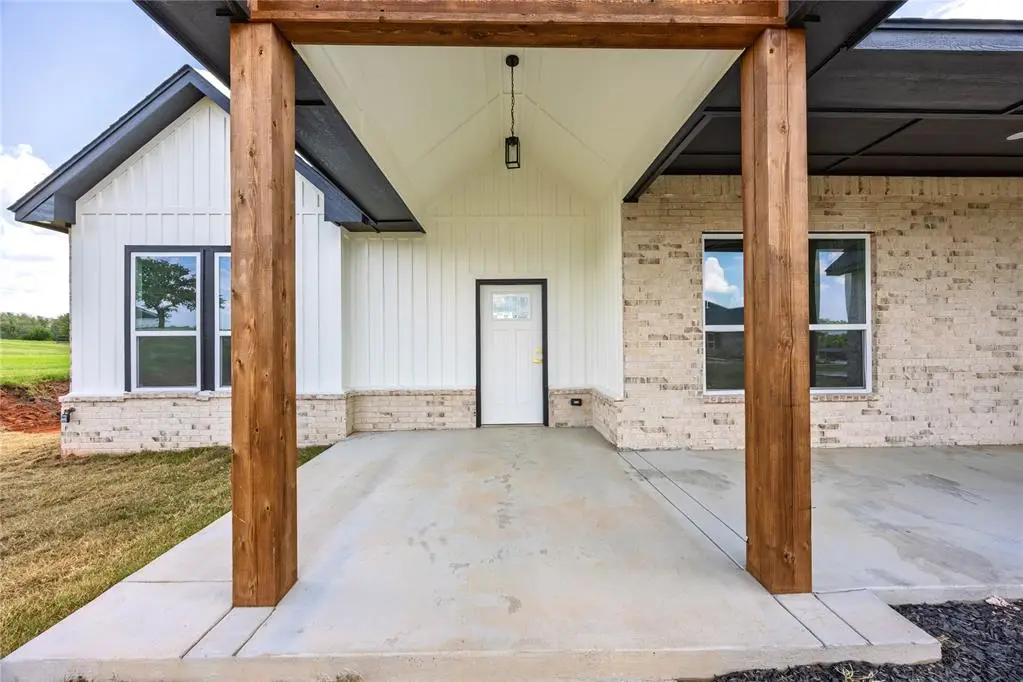 2437 Canyon Circle, Blanchard, OK 73010 - Image #1