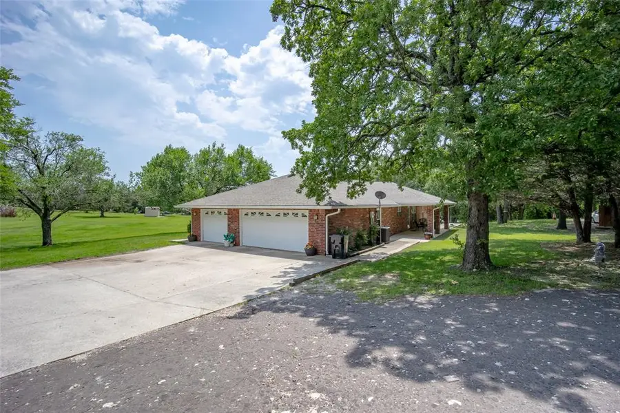 1889 Cobblestone Road, Sulphur, OK 73086 - Image #2