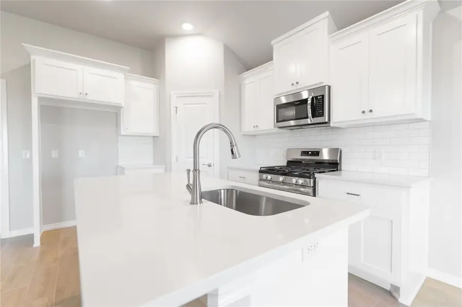 10329 SW 55th Terrace, Mustang, OK 73064 - Image #3