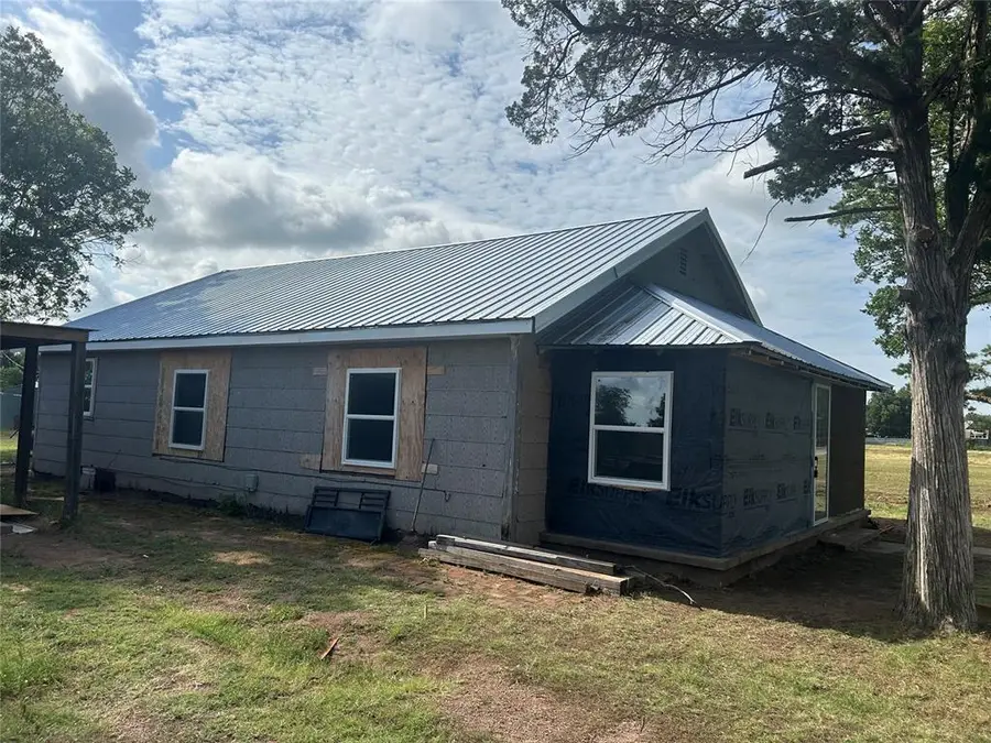 1714 N New York Avenue, Mangum, OK 73554 - Image #3