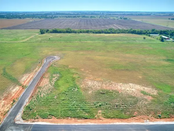 975 Rylee Lane 4a Lane, Tuttle, OK 73089