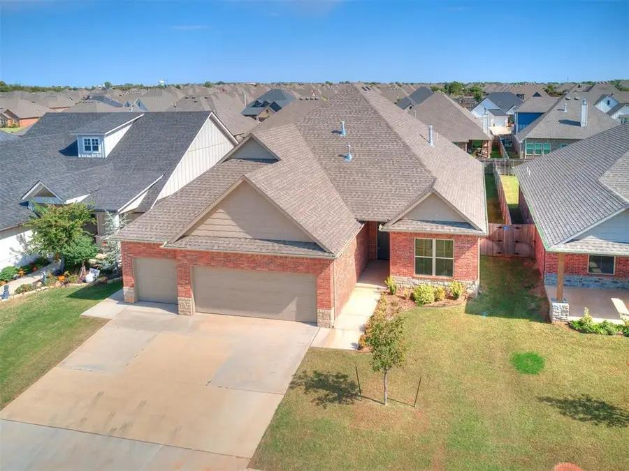 404 Braxton Way, Yukon, OK 73099 - Image #3