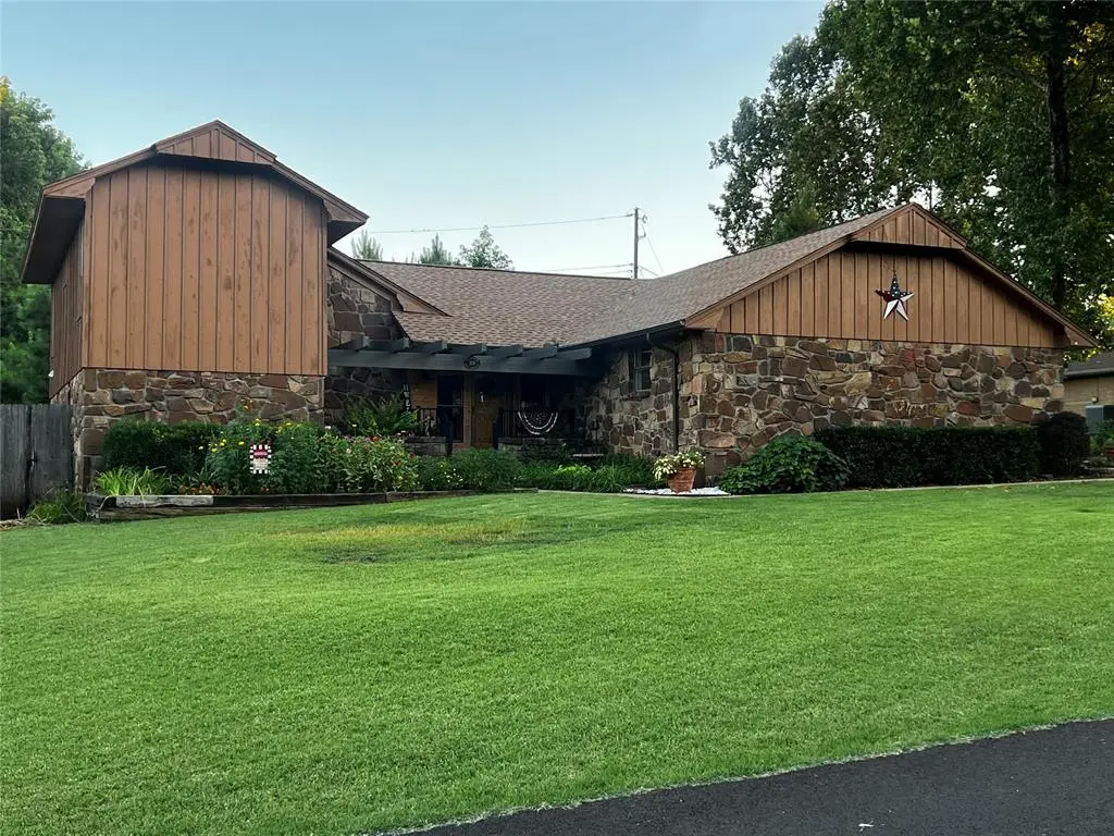 308 W Chickasaw Avenue, Washington, OK 73093 - Image #1