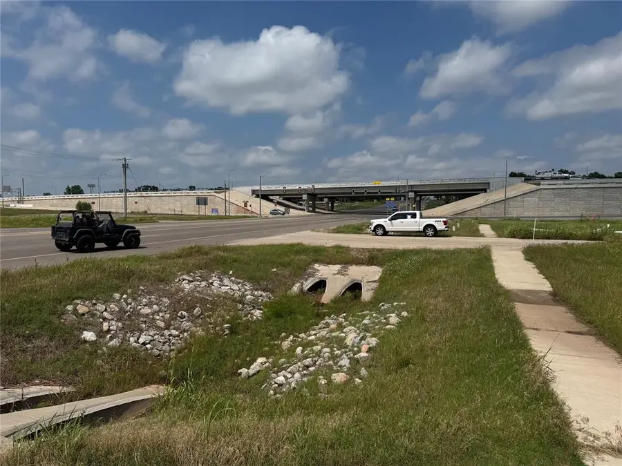 19297 NE 23rd Street, Harrah, OK 73045 - Image #3