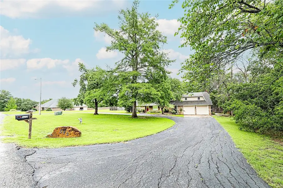 312 Woods Lane, Ardmore, OK 73401 - #3