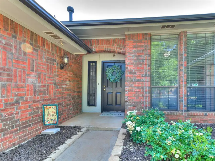 16716 Valley Crest, Edmond, OK 73012 - Image #2