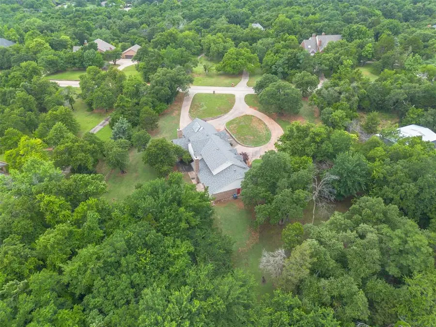 2108 Woodhill Road, Edmond, OK 73025 - Image #3