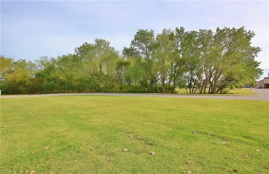 110 Landmark Drive, Yukon, OK 73099 - Image #2