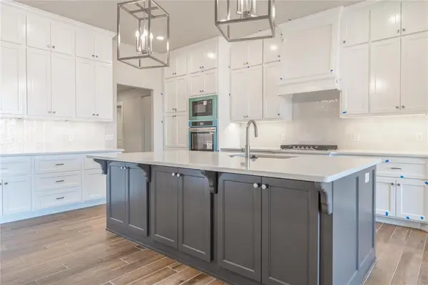 3033 Arbor Hill Drive, Edmond, OK 73034