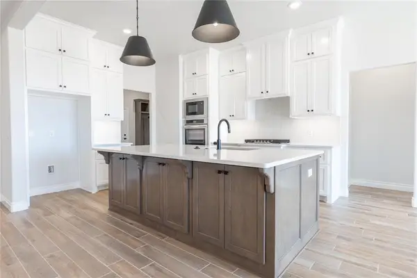 3025 Arbor Hill Drive, Edmond, OK 73034