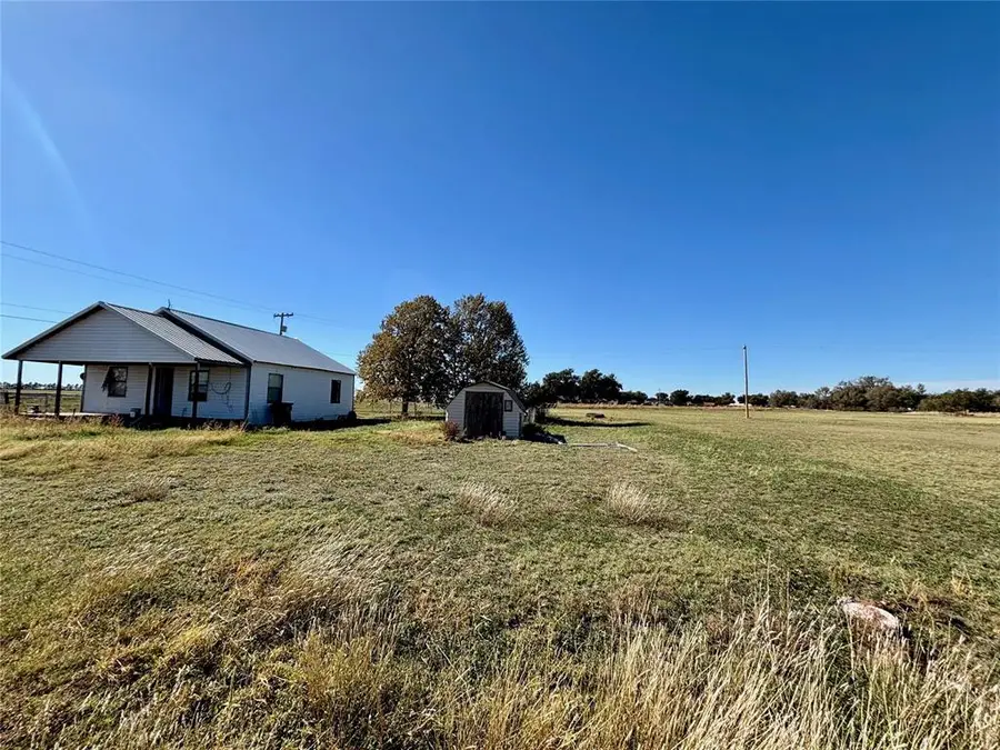 100 Debra Drive, Tipton, OK 73570 - Image #3