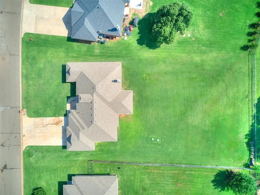 7933 Lindsay Lane, Edmond, OK 73025 - Image #3