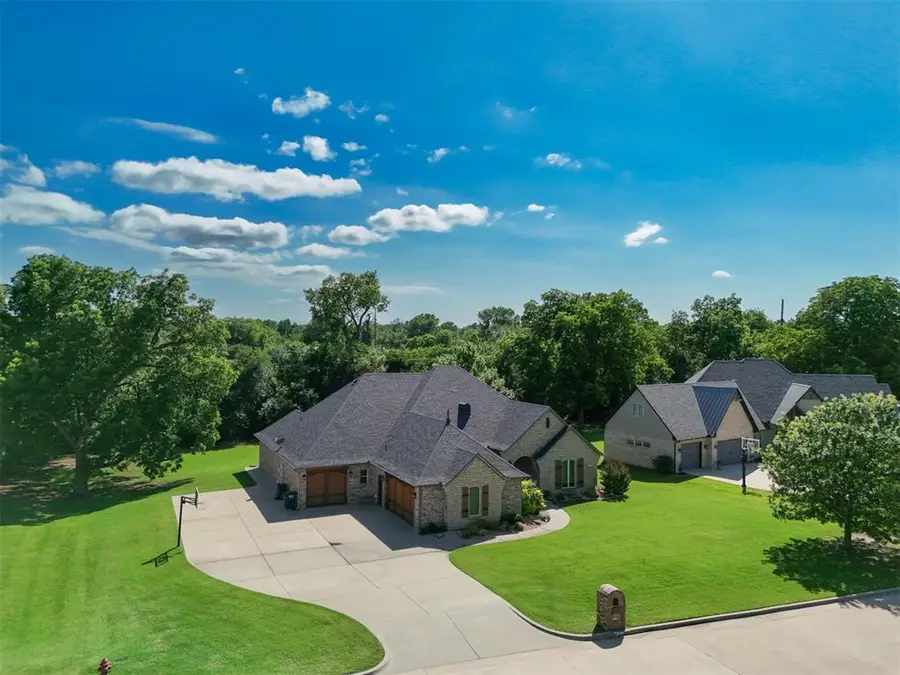 2309 Pinehurst Court, Shawnee, OK 74801 - Image #2