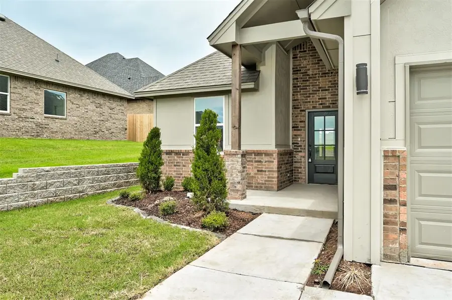 6101 Kinnick Drive, Edmond, OK 73034 - Image #3