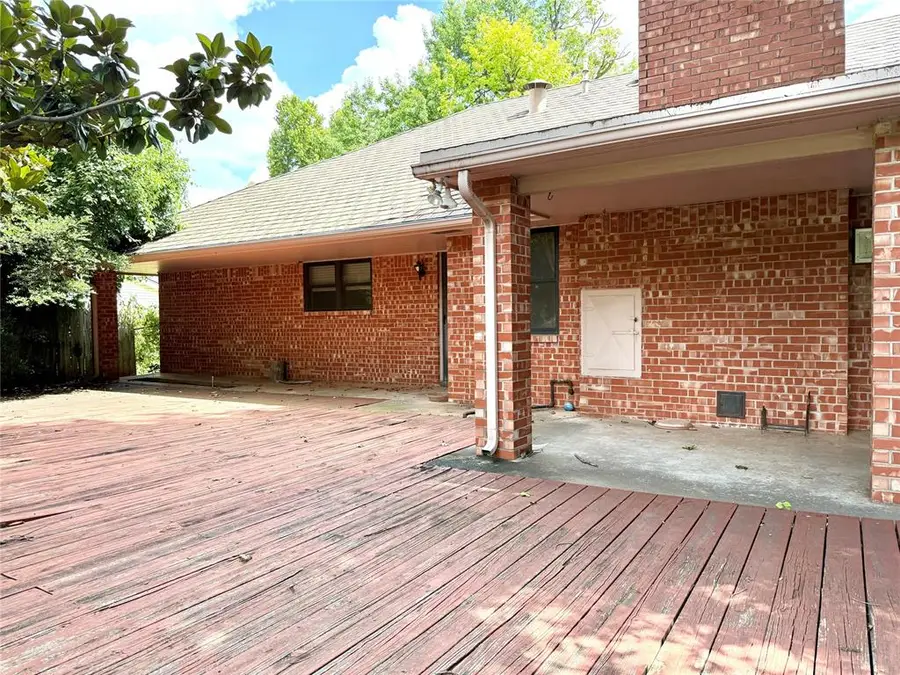 212 Meadowdale Drive, Chickasha, OK 73018 - Image #3