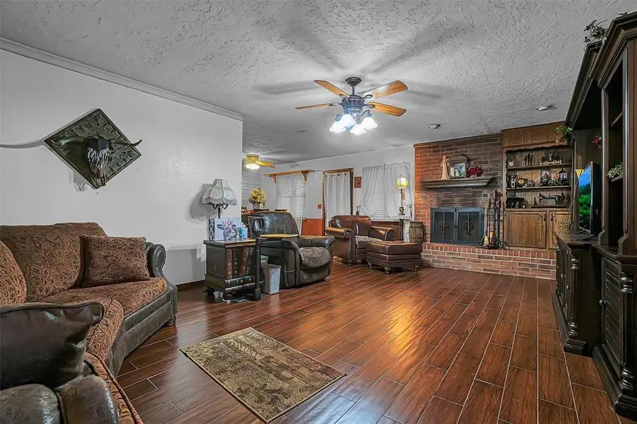 1108 S 13th Street, Clinton, OK 73601 - Image #3