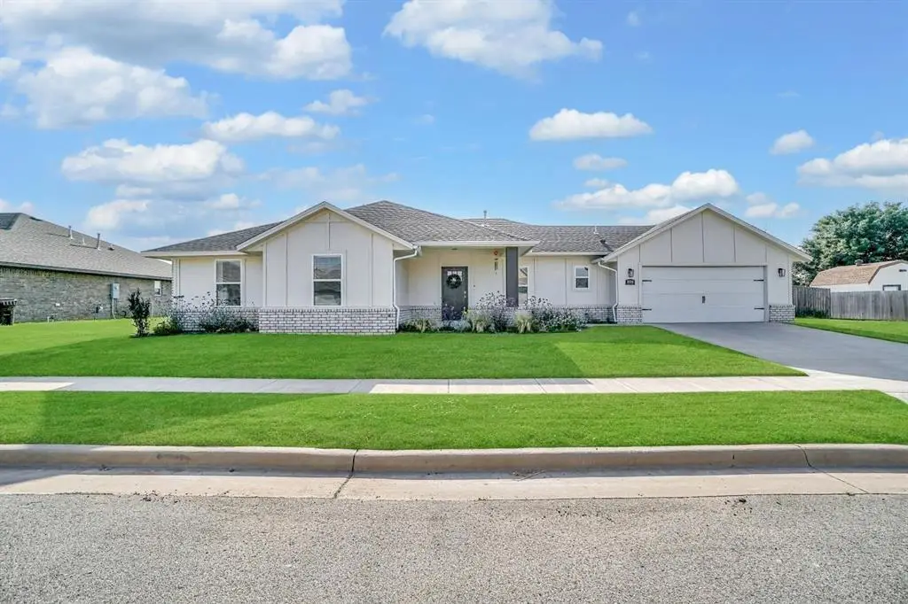 1004 Village Drive, Altus, OK 73521 - Image #1