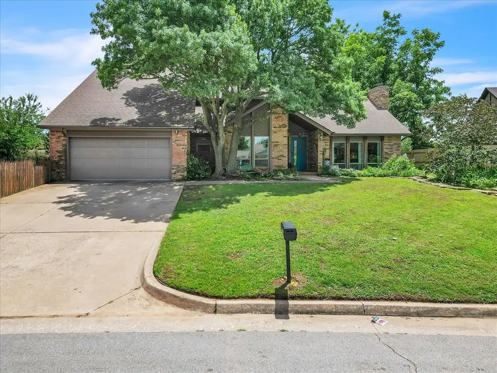 2122 Edinburg Drive, Yukon, OK 73099 - Image #1