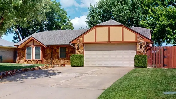 8004 Wilshire Hills Drive, Oklahoma City, OK 73132