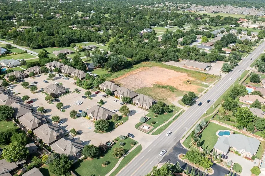 907 E 33rd Street, Edmond, OK 73013 - Image #3